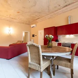 https://broccaindosso-33-appartamento-nel-centro-storico.emilia-romagnahotels.net