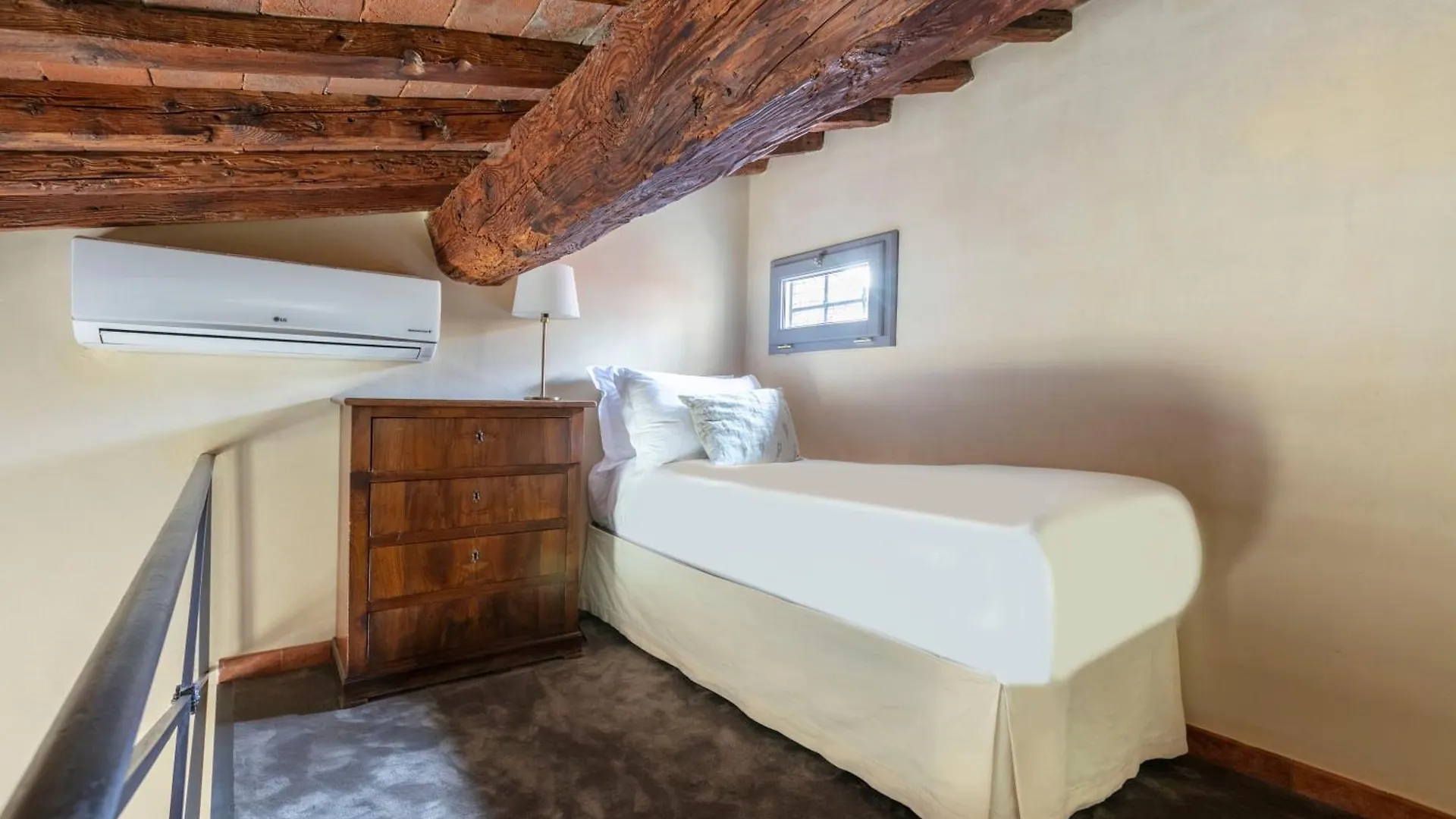Numa Florence Palazzo Belfiore 3*,  Italy